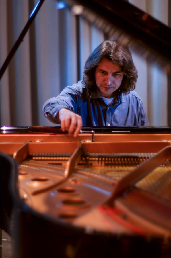 Ευγένιος Τασιούλας - Τεχνικός πιάνου / χορδιστής