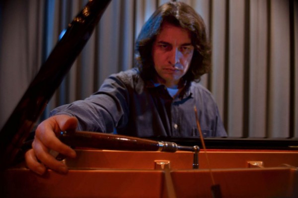 Διαδικασία χορδίσματος πιάνου